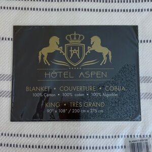 Hotel Aspen Throw 100% Cotton Blanket